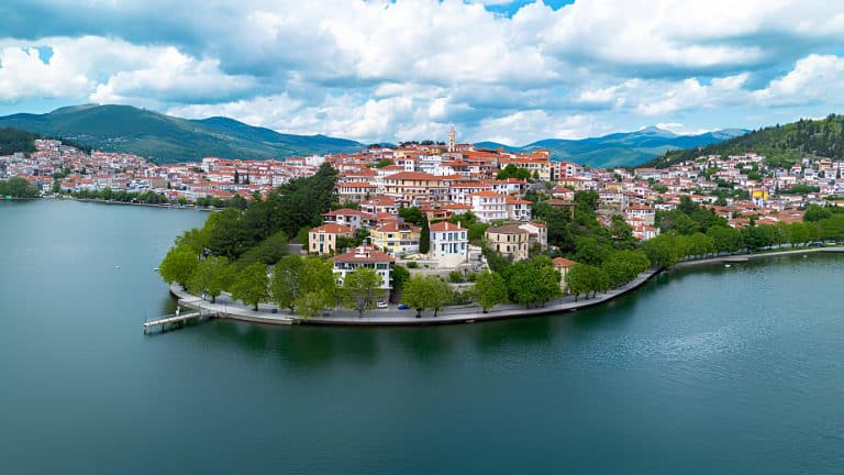 istockphoto-2217445891-612x612 (1)